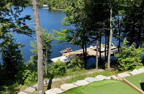 Seguin Cottage | Lakefront Cottage,with hot tub, book soon