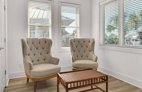 Sunnyside House | Lakefront Haven in Carillon Beach
