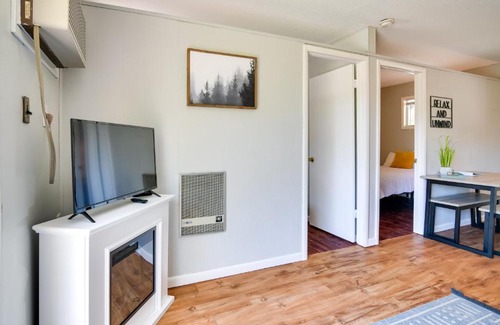 Kimberling City House | Lakefront Haven Boat Slip, Deck and Community Pool!