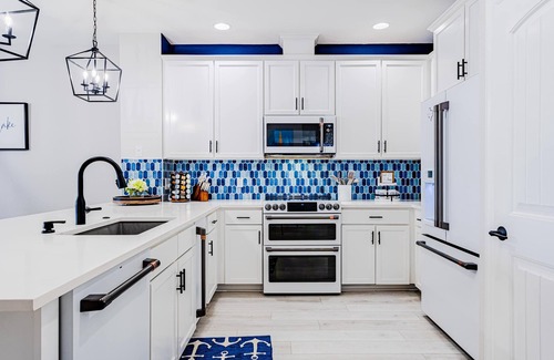 Horseshoe Bay Condo | Lakefront Horseshoe Bay Resort| Shared Pool & Dock