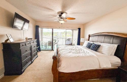 Lake Ozark House | Lakefront Luxury 2bd2ba Condo At The Falls-7pp