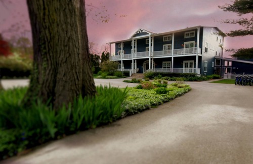 Union Pier House | Lakefront Modern Mansion With Heated Pool 9BR's On Private Sandy Beach