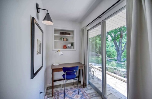 Seguin House | Lakefront Near Schlitterbahn and New Braunfels