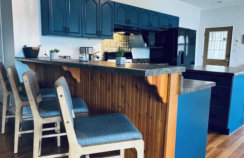 Oconee County Apartment | Lakefront Oasis Near Clemson w/Private Dock & Pet-Friendly!