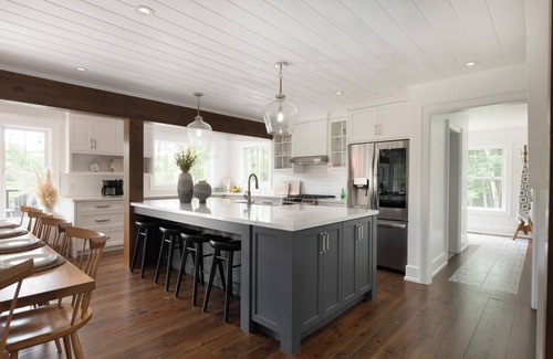 Muskoka Lakes House | Lakefront Paradise: Modern Comfort & Stunning View