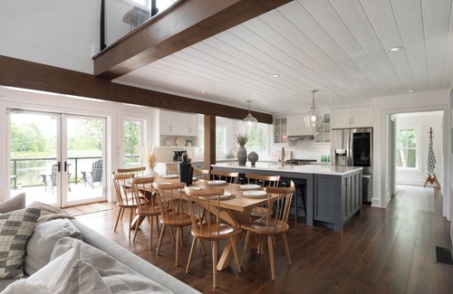 Muskoka Lakes House | Lakefront Paradise: Modern Comfort & Stunning View