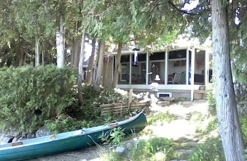 South Bruce Peninsula Cottage | Lakefront Retreat