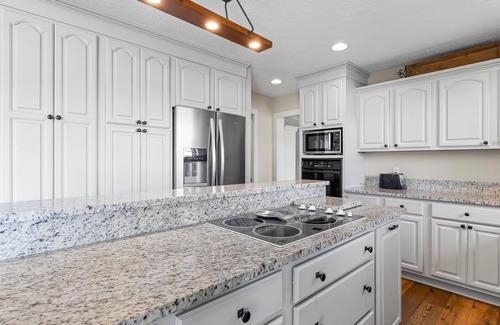 Dadeville House | Lakefront Retreat - Win Blu Point