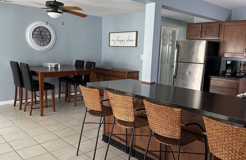 Decatur Cottage | Lakefront retreat with kayaks