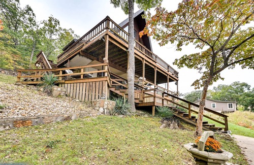 Sunrise Beach Cabin | Lakefront Sunrise Beach Cabin w/Private Dock!