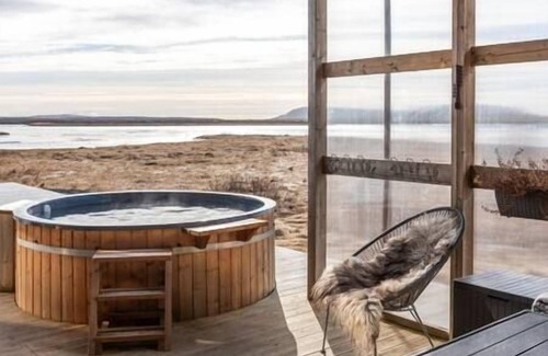 Laugarvatn House | -Lakefront Villa-