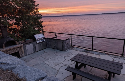 Prince Edward Cottage | Lakehouse in Prince Edward County. Private Dock. Pet Friendly!