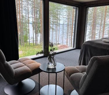 Rovaniemi Ski Chalet | LakeLodge Kiehinen & Igloos