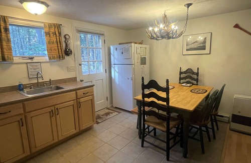 Bridgton Cabin | Lakes & Mountain Experience! 4 Seasons Getaway - 3 Bed 1.5 Bath Cozy Cabin