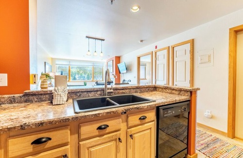 Lakeside Village Apartment | Lakeshore #1540