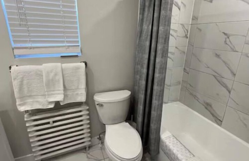 Port Credit Apartment | Lakeshore 2 Bedroom Apartment in Port Credit, Mississauga.