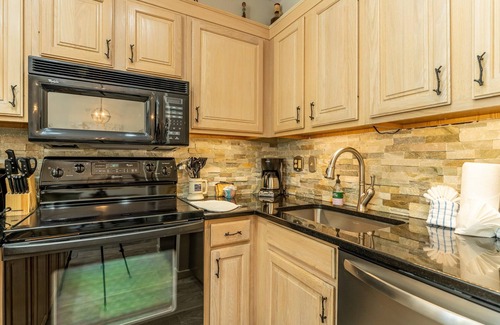 Lakeside Village Condo | Lakeshore by Summit County Mountain Retreats
