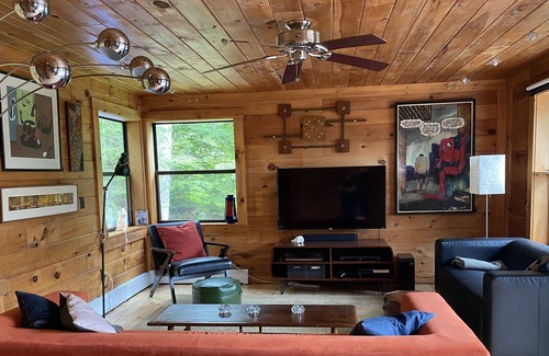 Boothbay Harbor Cabin | Lakeside 3 bedroom cottage in Boothbay Harbor