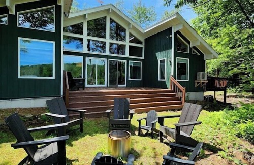Becket House | Lakeside 5-BR Home in Idyllic Berkshires