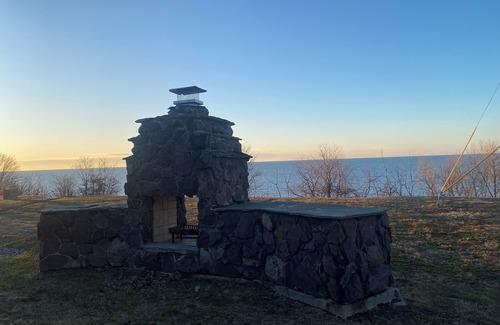 Conneaut Cabin | Lakeside Cabin with sunset view & fireplace