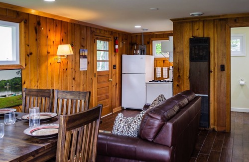 Gwinn Cottage | Lakeside cottage #4,Hottub,Fishing,Grills,Snowmobile