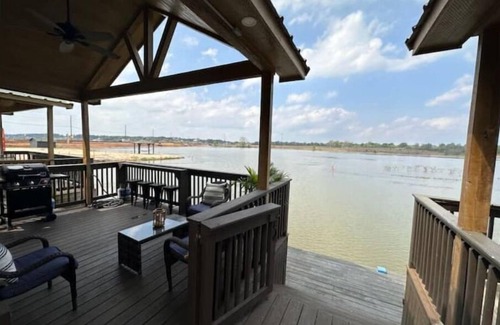 Willis Cabin | Lakeside Cozy-Cabin