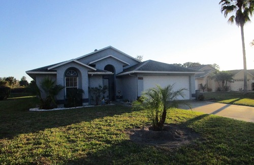 Windward Cay Villa | 'Lakeside Haven' Fantastic South Facing Pool, Spa and Stunning Lakeside Views.