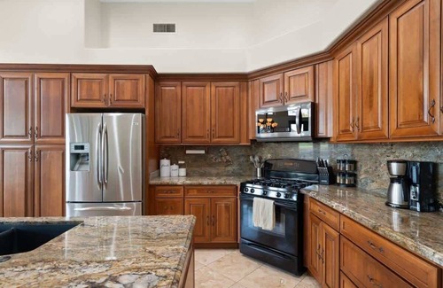 Arrowhead Ranch House | Lakeside home with private patio| Grill | Golf vie