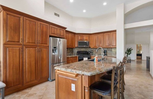 Arrowhead Ranch House | Lakeside home with private patio| Grill | Golf vie