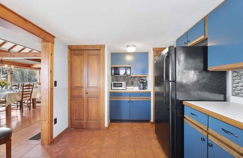 Ellsworth House | Lakeside Lodge! Summa