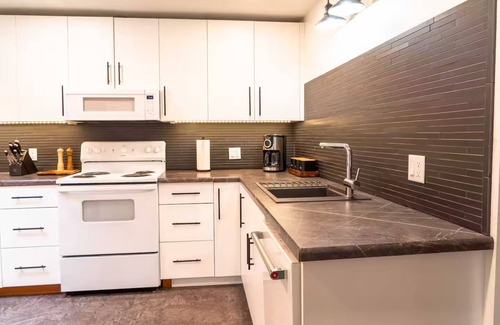 Christina Lake House | Lakeside Re-Treat