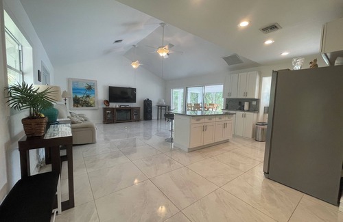 Port Saint Lucie House | Lakeside Retreat