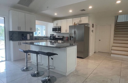 Port Saint Lucie House | Lakeside Retreat