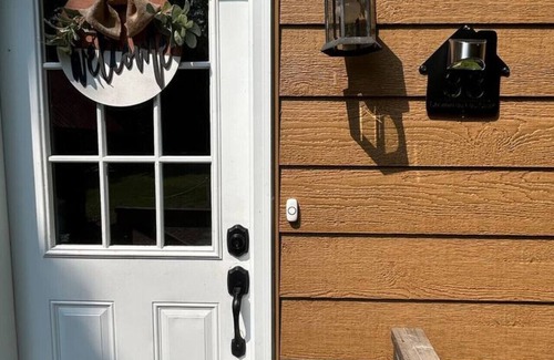 Otter Lake House | Lakeside Retreat with Hot Tub and Bunkie. Sleeps 10