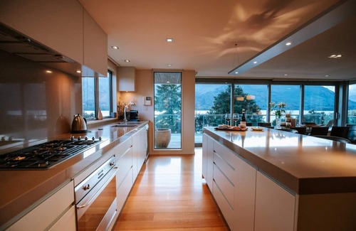 Wanaka House | Lakeside Road · Large vacation home beside Lake Wanaka.