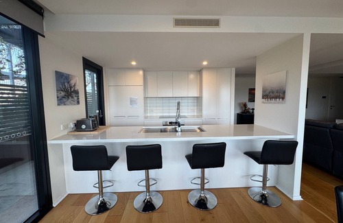 Kingston Apartment | Lakeside Special