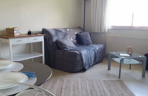 Annecy-le-Vieux Apartment | Lakeside studio at the foot of the mountains