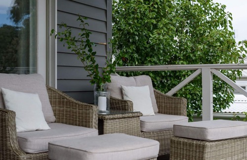 Daylesford Apartment | Lakeside Suite 3 Summ