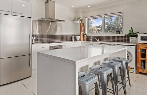 Jindabyne Apartment | Lakeview 3 Apartment - Close to town, Lake and Mountain Views