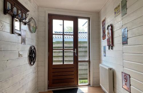 Anjum House | Lakeview 6 pers Holiday home Aurora with fenced garden, whirlpool and sauna