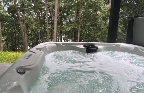 Logan House | Lakeview A-Frame Oasis in Hocking Hills -Sleeps 15