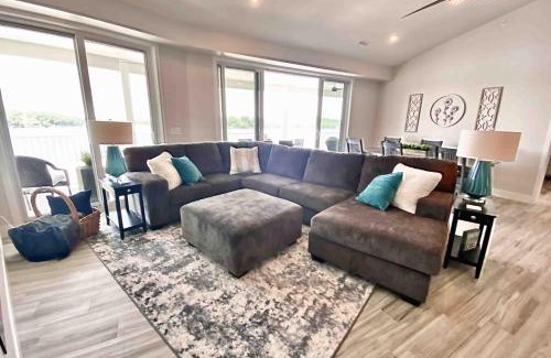 Rocky Mount Apartment | Lakeview Luxe Penthouse