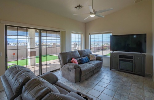 Lake Havasu City House | Lakeview, Mountain View, well manicured gated property for Resort Living.