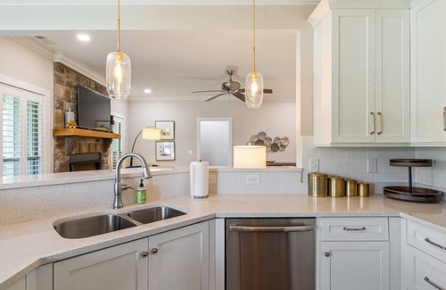 Winchester Apartment | Lakin It Easy-Pool, Twin Creeks Marina, & Dry Creek Beach