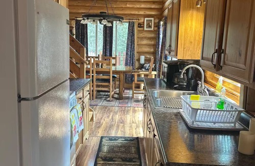 Cooke City-Silver Gate Cabin | Lamar Valley Mountain Cabin