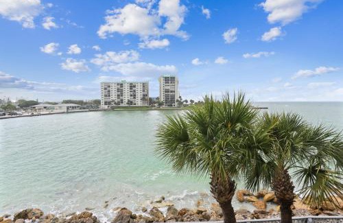 Sunset Beach House | Land's End 5-302 Gulf-Bay Front - Premier