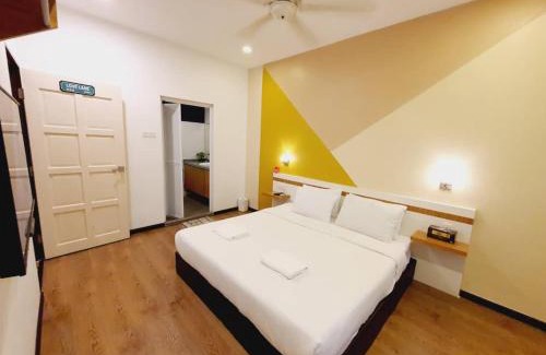 Downtown George Town House | Landed Home near Gurney and Georgetown for 18pax WL