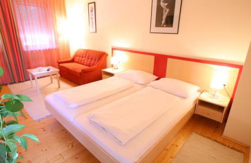 Rudersdorf House | Landgasthof Zum Alten Weinstock