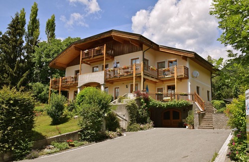 Hermagor-Pressegger See Apartment | Landhaus Mitsche, apartment panoramic view in a quiet, sunny position