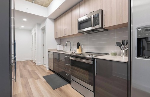 Baileys Crossroads Apartment | Landing | Amazing 1BD, Gym, Game Room